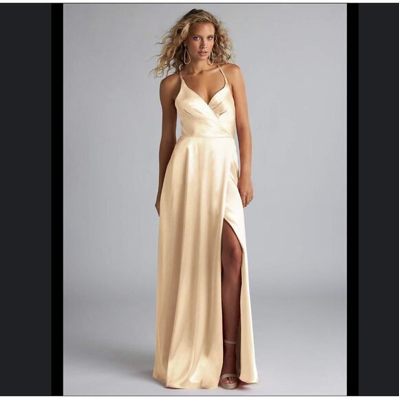 AZAZIE DAVIS A-Line Pleated Metallic Satin Dress Champagne Bridesmaid SZ 6 - Picture 1 of 11